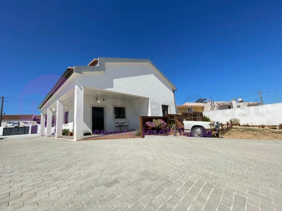 Moradia T2 para Venda em Peral Foto 38