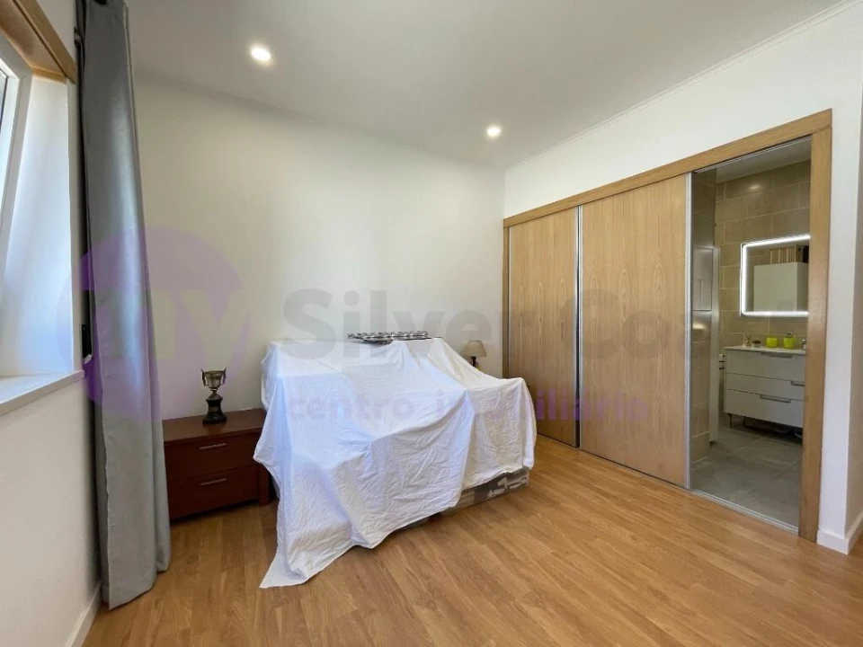 Moradia T2 para Venda em Peral Foto 25