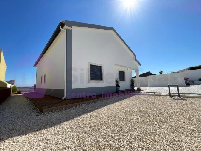 Moradia T2 para Venda em Peral Foto 47