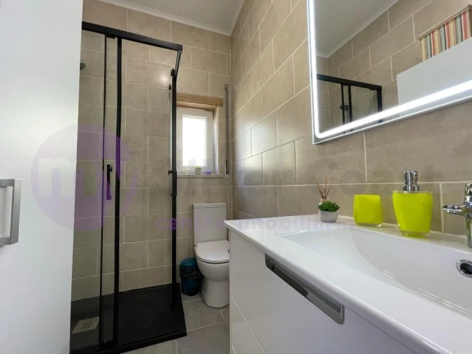 Moradia T2 para Venda em Peral Foto 23