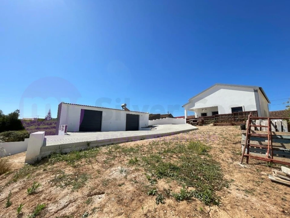 Moradia T2 para Venda em Peral Foto 42