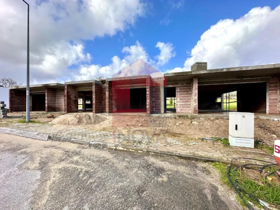 Moradia T3 para Venda em Coucieiro Foto 15