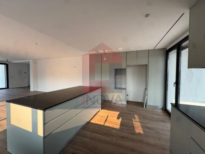 Moradia T3 para Venda em Coucieiro Foto 12