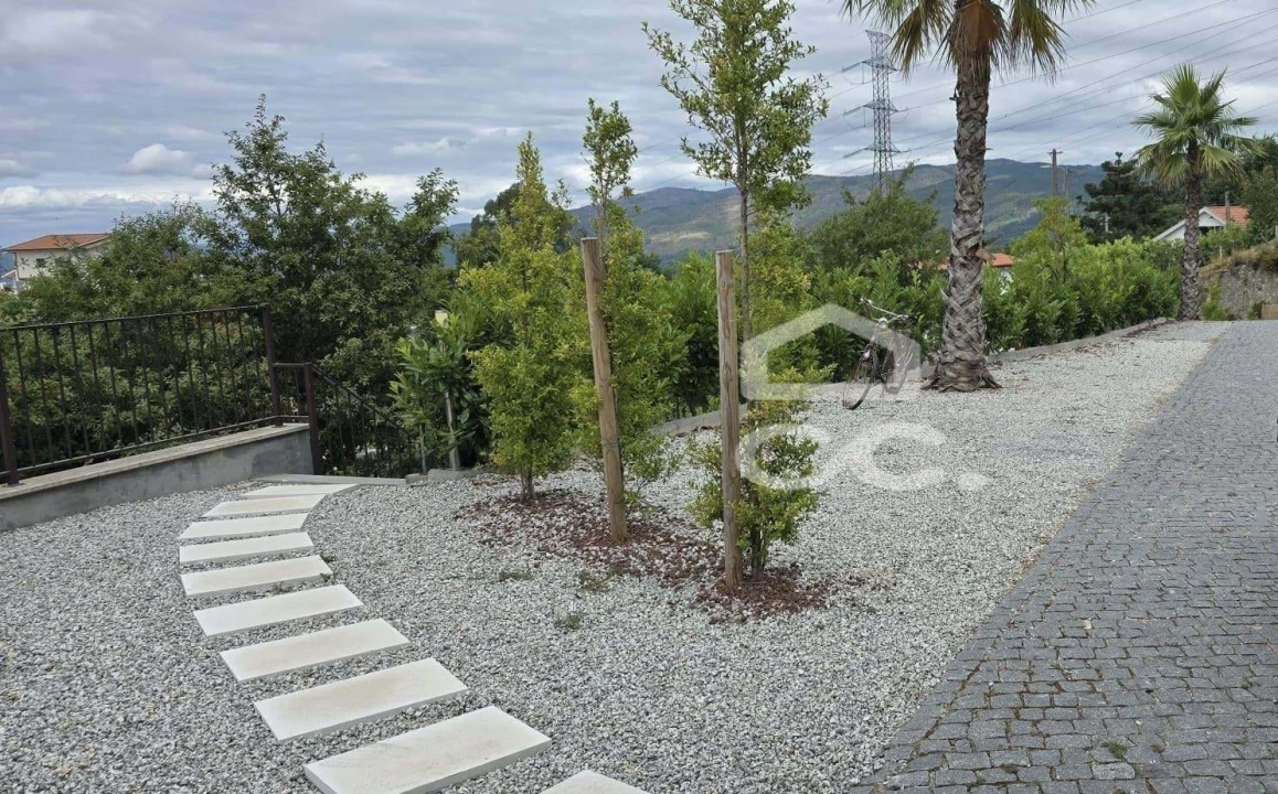 Moradia T2 para Venda em Tabuaças Foto 5