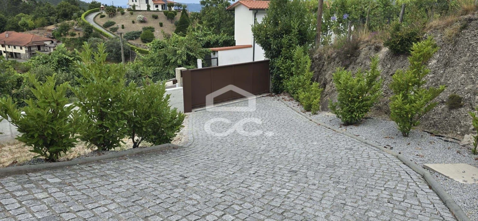 Moradia T2 para Venda em Tabuaças Foto 6