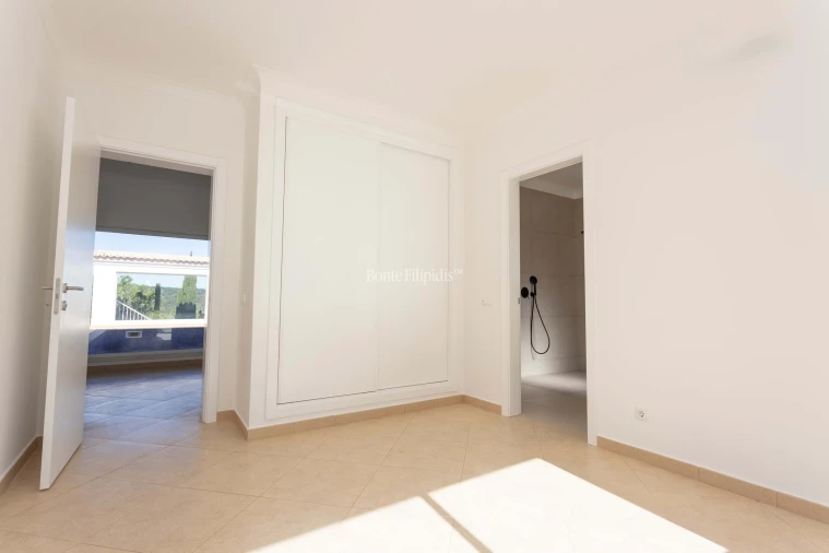 Moradia T4 para Venda em Budens Foto 17