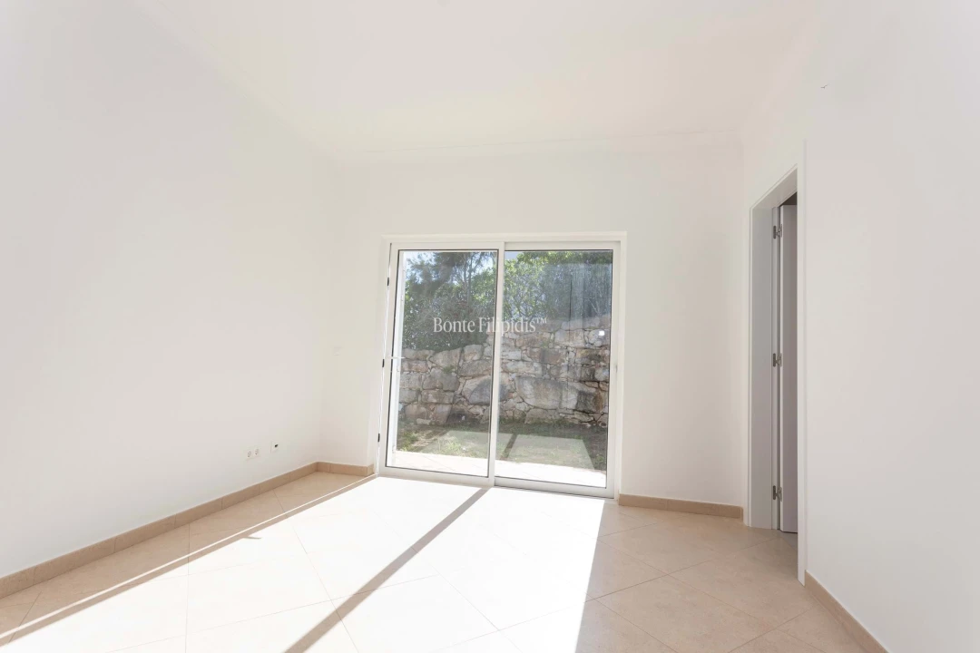 Moradia T4 para Venda em Budens Foto 15