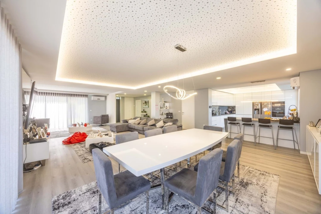 Moradia T5 para Venda em Gondomar (São Cosme), Valbom e Jovim Foto 4