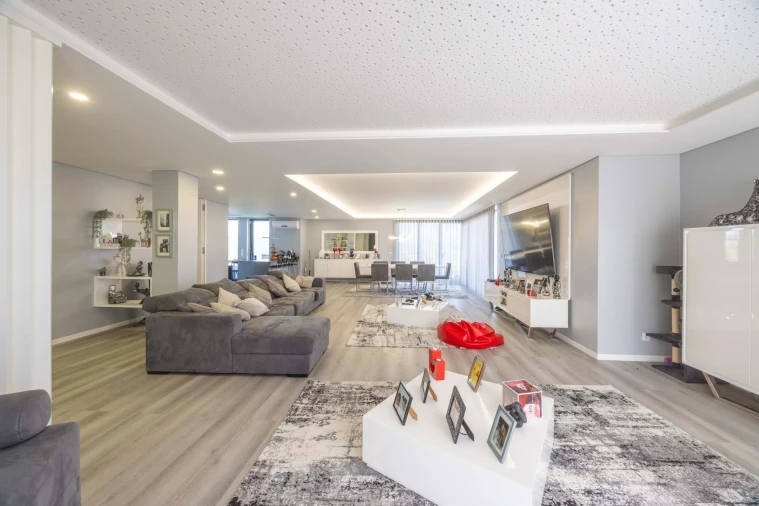 Moradia T5 para Venda em Gondomar (São Cosme), Valbom e Jovim Foto 3