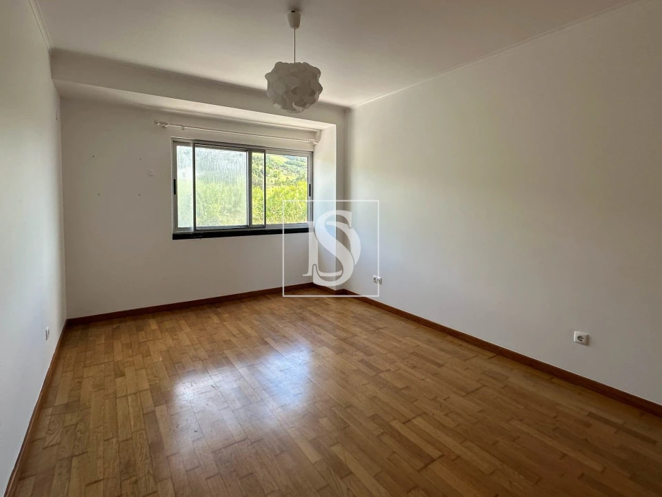 Apartamento T3 para Venda em Agua de Alto Foto 3