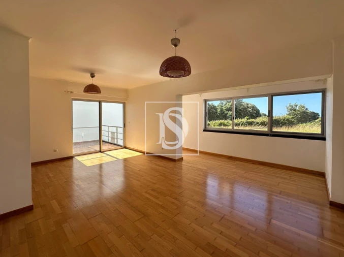 Apartamento T3 para Venda em Agua de Alto Foto 1