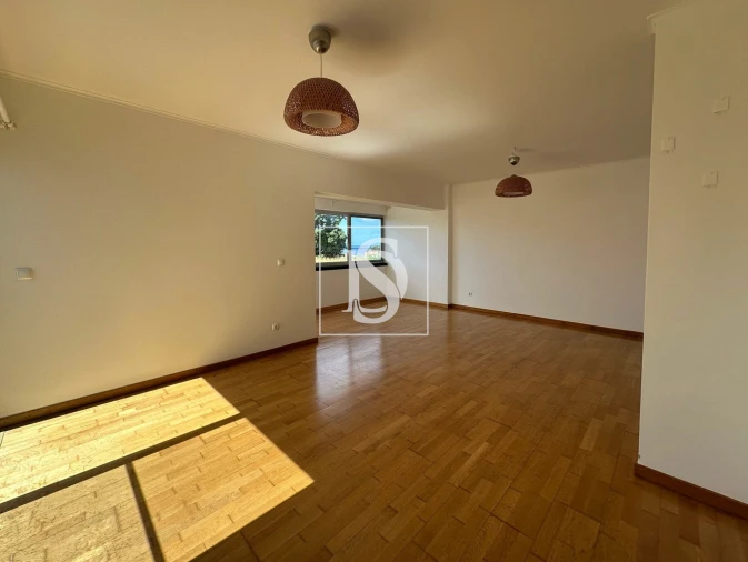 Apartamento T3 para Venda em Agua de Alto Foto 4