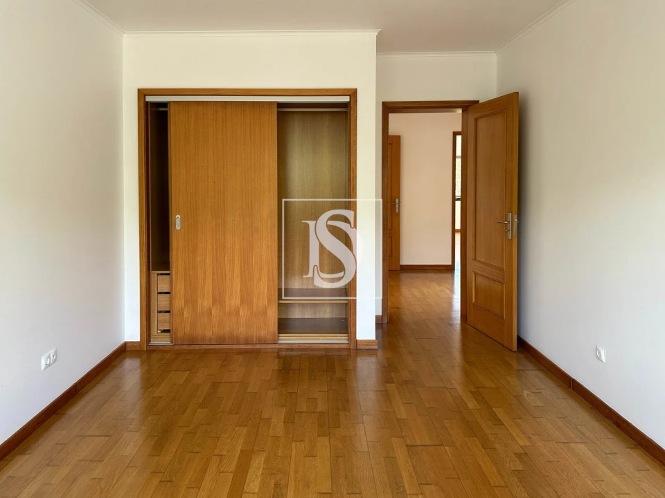 Apartamento T3 para Venda em Agua de Alto Foto 5