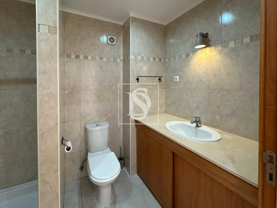 Apartamento T3 para Venda em Agua de Alto Foto 9