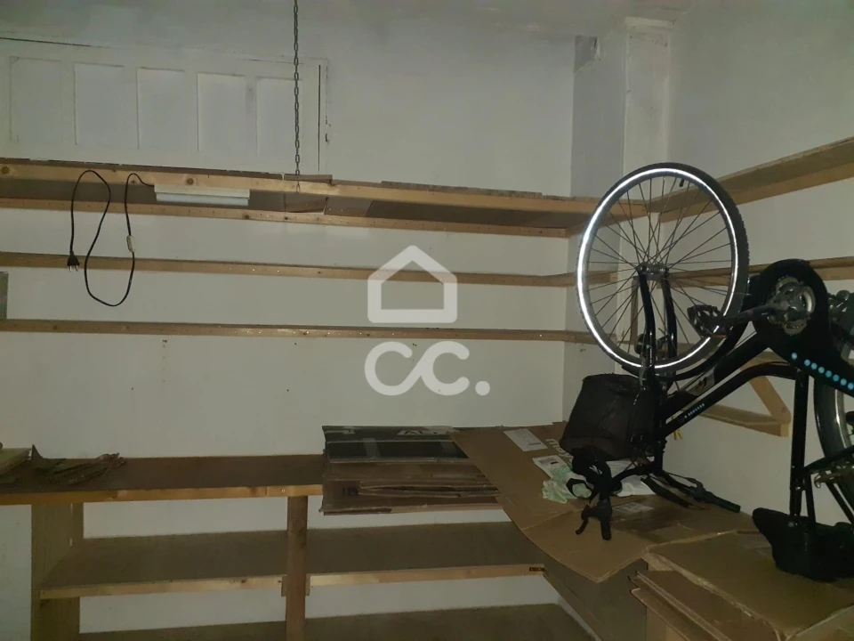 Garagem para Arrendamento em Santa Maria Maior Foto 7