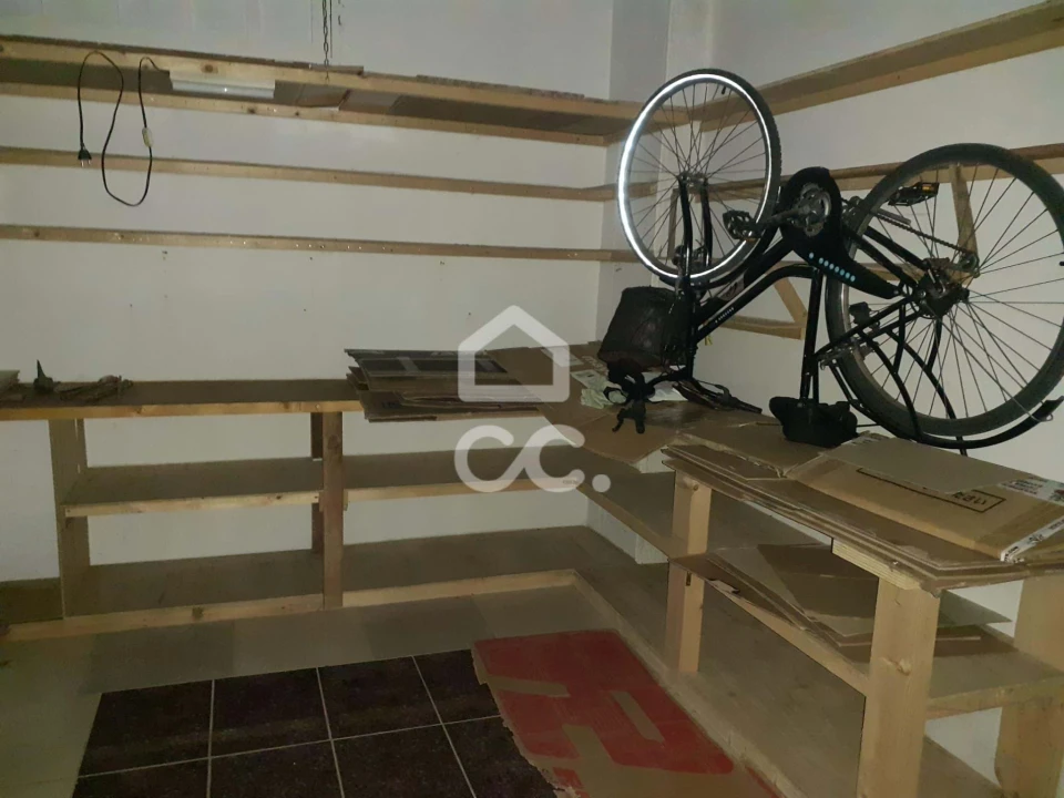 Garagem para Arrendamento em Santa Maria Maior Foto 6