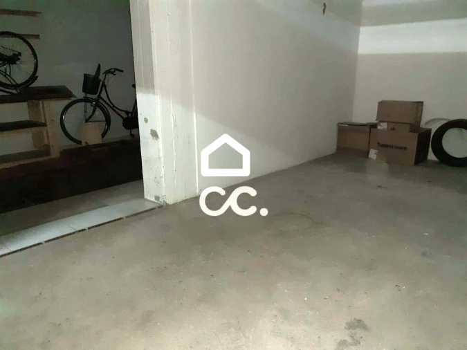 Garagem para Arrendamento em Santa Maria Maior Foto 4