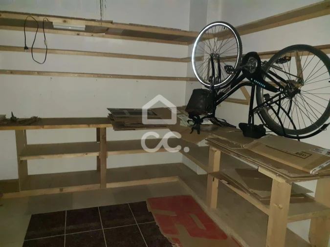 Garagem para Arrendamento em Santa Maria Maior Foto 6