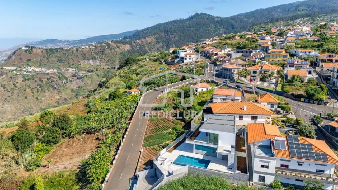 Moradia T3 para Venda em Canhas Foto 41