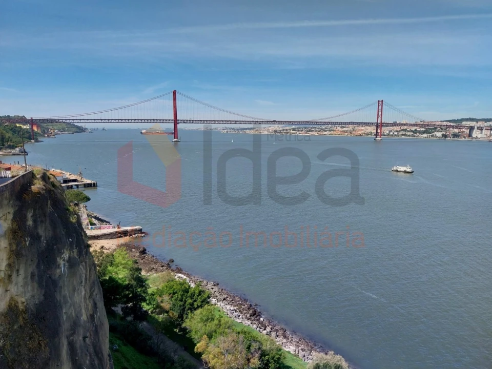 Prédio para Venda em Almada, Cova da Piedade, Pragal e Cacilhas Foto 22