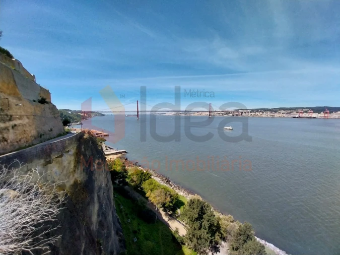 Prédio para Venda em Almada, Cova da Piedade, Pragal e Cacilhas Foto 21