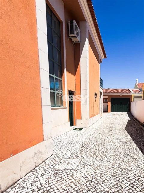 Moradia T5 para Venda em Almeirim