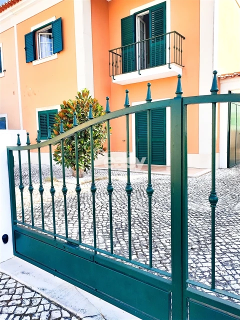 Moradia T5 para Venda em Almeirim