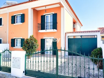 Moradia T5 para Venda em Almeirim