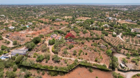 Moradia T4 para Venda em Quelfes