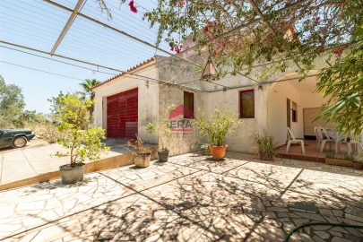 Moradia T4 para Venda em Quelfes