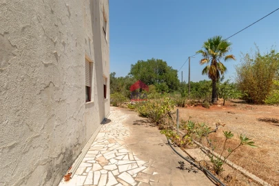 Moradia T4 para Venda em Quelfes