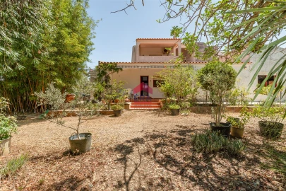 Moradia T4 para Venda em Quelfes