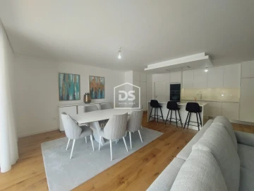 Apartamento T5 para Venda em Funchal (São Pedro)