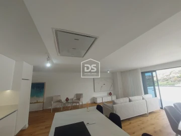 Apartamento T5 para Venda em Funchal (São Pedro)