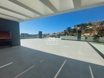 Apartamento T5 para Venda em Funchal (São Pedro)