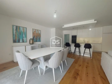 Apartamento T5 para Venda em Funchal (São Pedro)