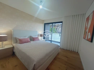 Apartamento T5 para Venda em Funchal (São Pedro)