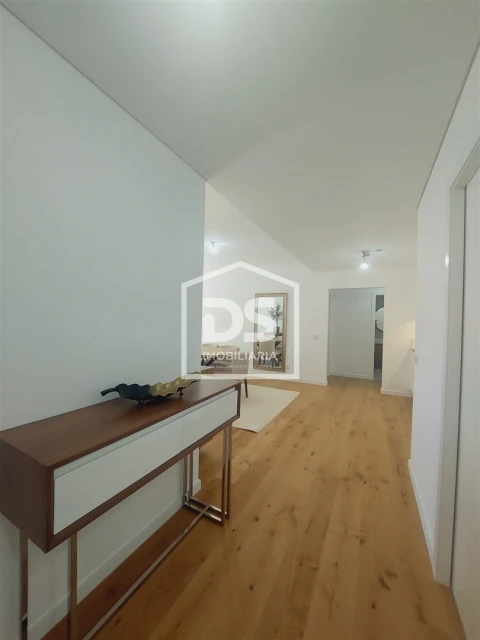 Apartamento T5 para Venda em Funchal (São Pedro)