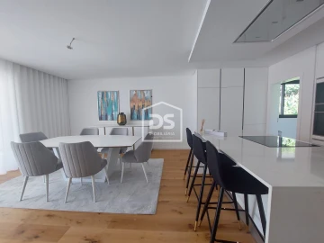 Apartamento T5 para Venda em Funchal (São Pedro)