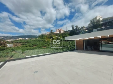 Apartamento T5 para Venda em Funchal (São Pedro)