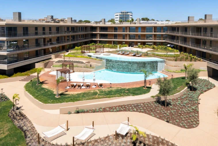 Apartamento T2 para Venda em Quarteira Foto 3