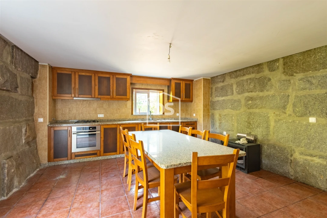 Moradia T3 para Venda em Vila Boa do Bispo Foto 7