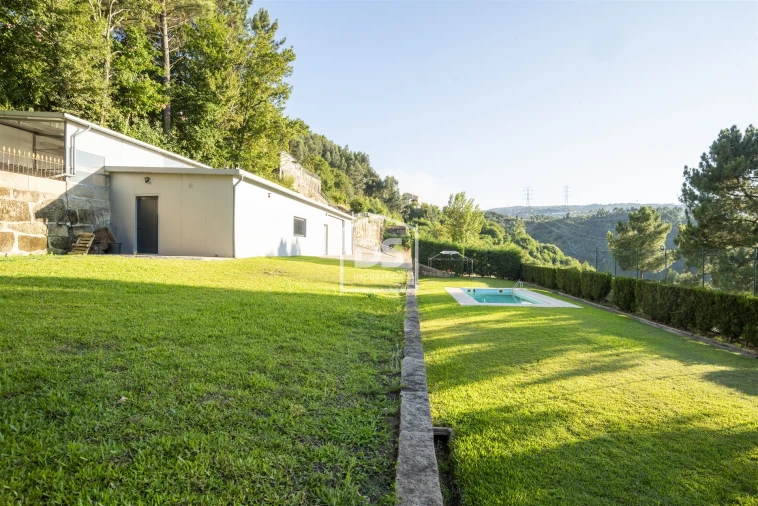 Moradia T7 para Venda em São Cristovão de Nogueira Foto 2