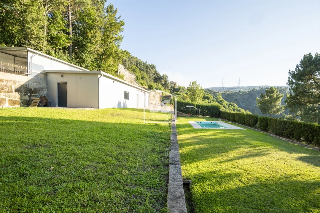 Moradia T7 para Venda em São Cristovão de Nogueira Foto 2