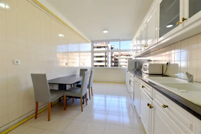 Apartamento T2 para Arrendamento em Cascais e Estoril