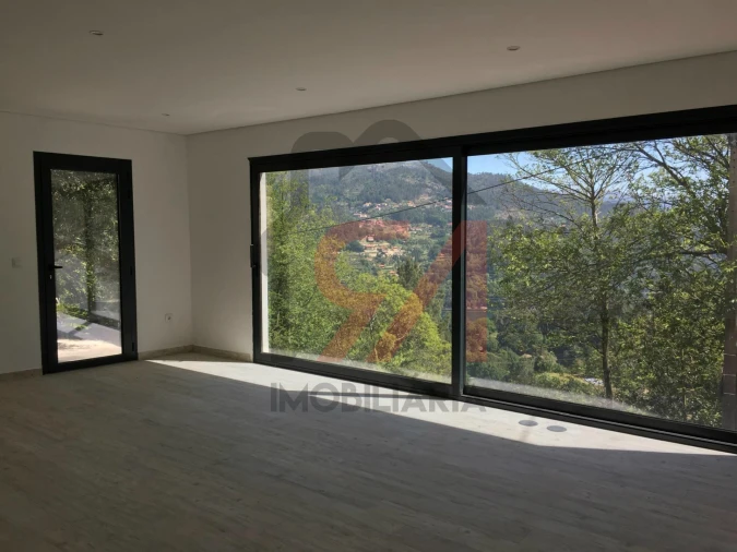 Moradia T0 para Venda em Parada do Bouro Foto 6