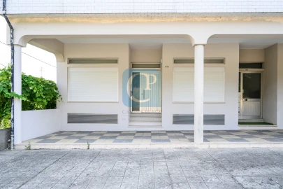 Apartamento T2 para Venda em Nogueira e Silva Escura