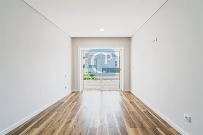 Apartamento T2 para Venda em Nogueira e Silva Escura
