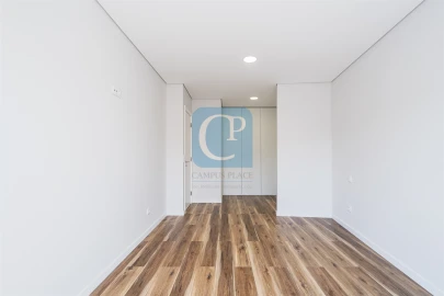 Apartamento T2 para Venda em Nogueira e Silva Escura