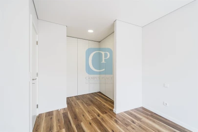 Apartamento T2 para Venda em Nogueira e Silva Escura